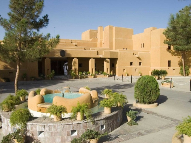 exterior-view-quetta-serena-hotel